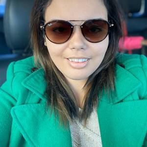 Meet your Posher, Juliana